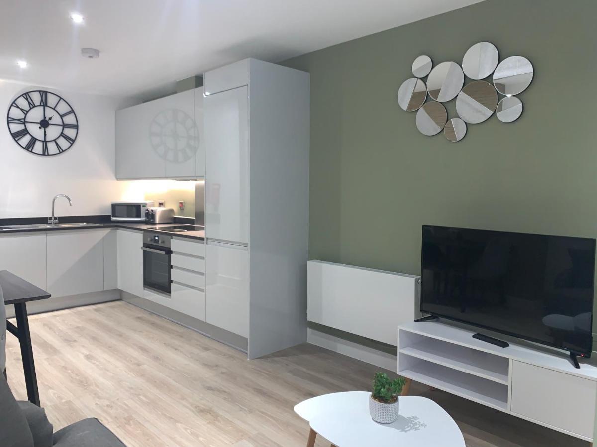 Roomotel - Broadoaks Apartments Solihull Extérieur photo