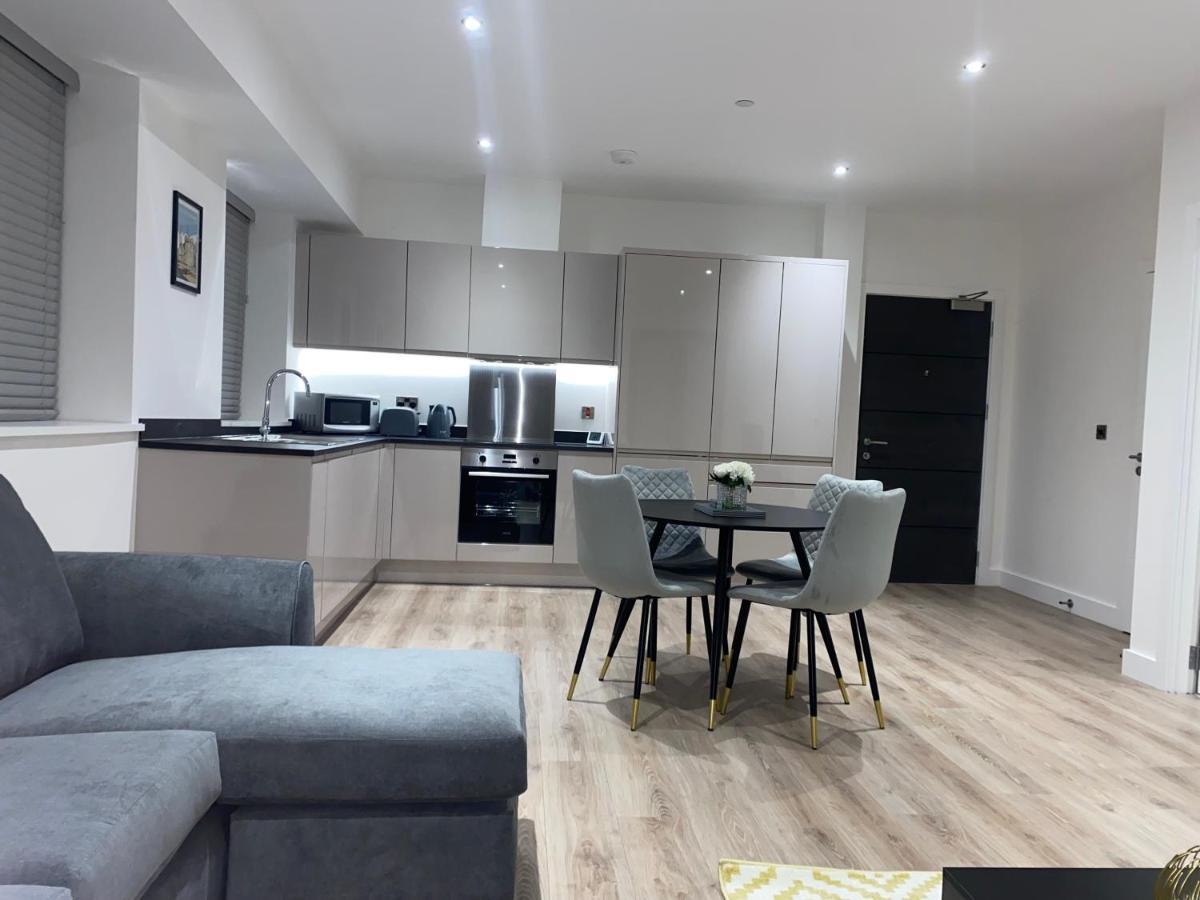 Roomotel - Broadoaks Apartments Solihull Extérieur photo